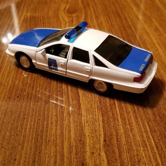 Alabama State Police Road Champs die cast police car 1:43 scale - Picture 5 of 8
